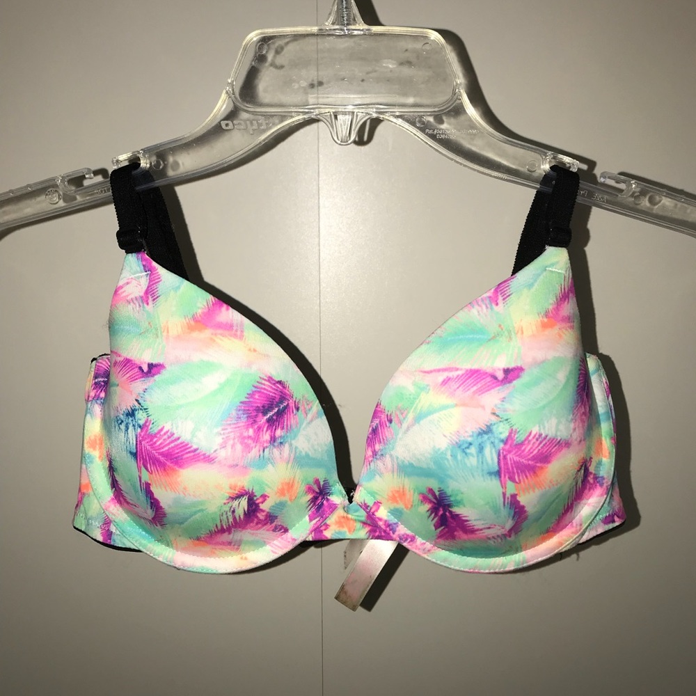 vs pink bra